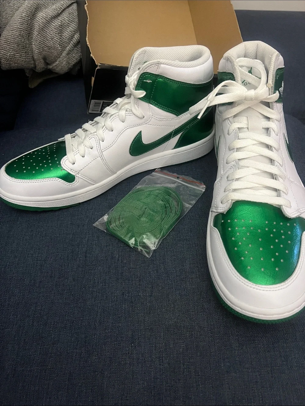 Air Jordan 1 High Golf in Metallic Green